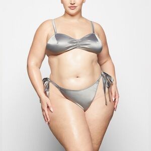 NWT SKIMS Woven Shine Tie Back Bralette Chrome Large